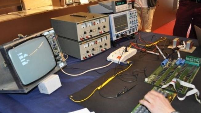 Analytici: Jobsova smrt by mohla pomoci konkurentům Applu 