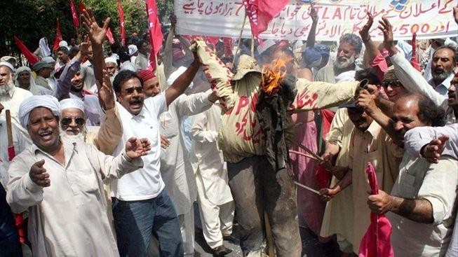 Dav chce zlynčovat nezletilou dívku s Downovým syndromem, chrání ji úřady