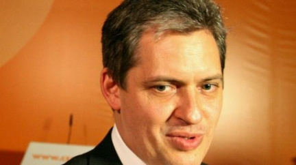 Jiří Dienstbier je poprvé nejpopulárnějším politikem