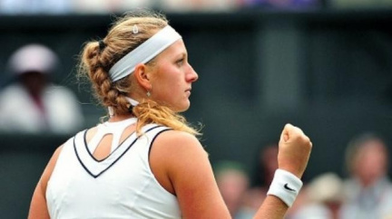 Šarapovová reprízu finále Wimbledonu vzdala, Kvitová je v semifinále