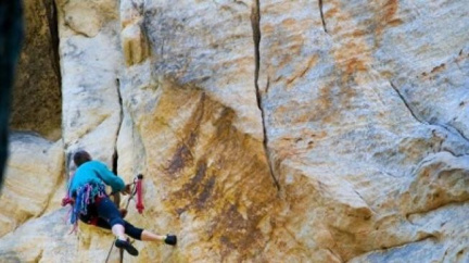 Téměř 80letý horolezec podcenil svoje schopnosti a po pádu zemřel