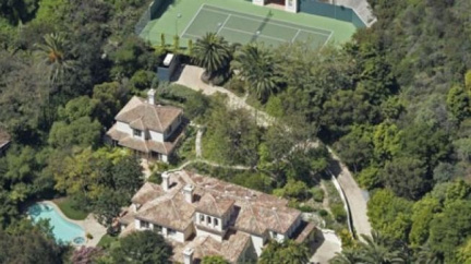 Nový hollywoodský trend - pryč s nemovitostmi! Luxusní vila Sharon Stoneové je k mání za 166 milionů