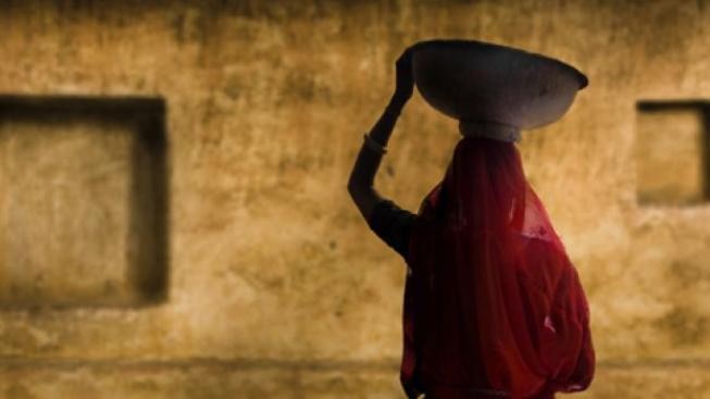 Indičtí zemědělci se bouří: Dillí stojí na naší půdě!