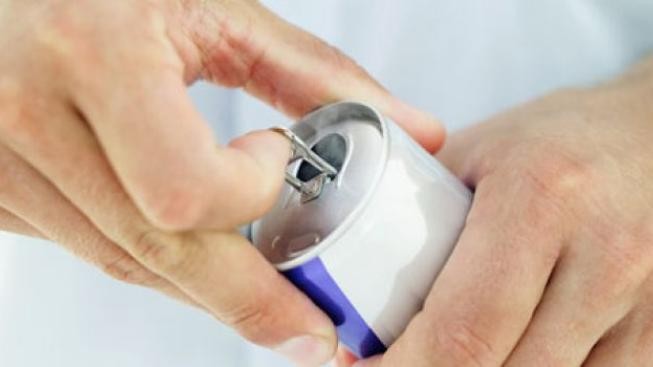 Netradiční umění z hliníkových plechovek představuje nová výstava pod patronátem Redbullu