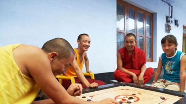 Carrom: indická desková hra, která má svou ligu i v Čechách