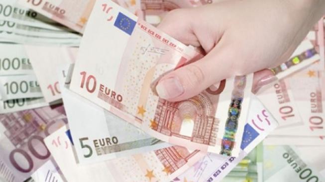 Řecko šetří kde může: sníží počty státních úředníků a sáhne i na důchody