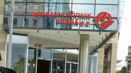 Protikorupční policisté si přišli do pražského dopravního podniku pro důkazy