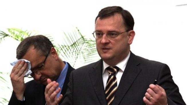 Nečas: Kalouskův návrh hloubí dělící příkopy. ODS slibuje miliardy pro obce