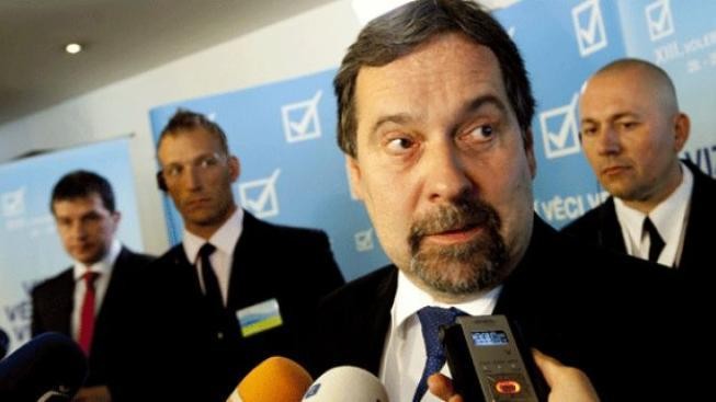 VV: Miliardová likvidace vrtů na Hodonínsku je podezřelá