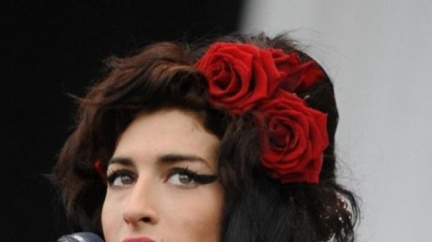 Vychází poslední singl Amy Winehouse, který nazpívala čtyři měsíce před smrtí