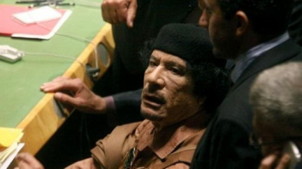 Kaddáfího stoupenci zaútočili na ropnou rafinérii. Zemřelo 17 zaměstnanců