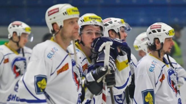 Hokejová extraliga začne až v neděli, páteční start byl kvůli pohřbu odložen