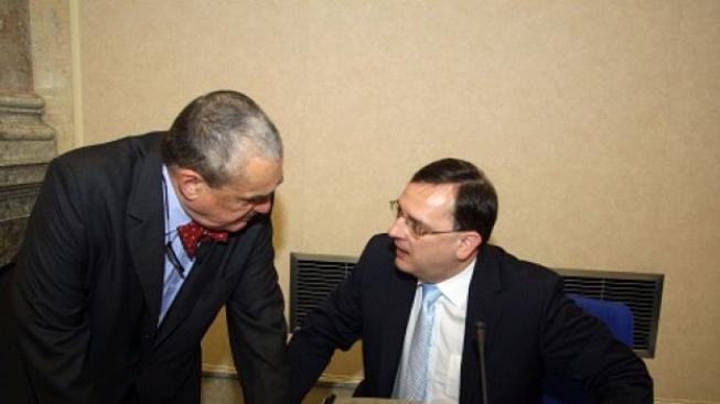 Nečas hot, Schwarzenberg čehý. A Česko je v EU "za kašpara"