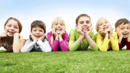 Pokus o rekord: V Praze se sešlo 849 dětí "ze zkumavky"