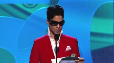 Prince musí zaplatit čtyřmilionovou pokutu. Kvůli parfému!