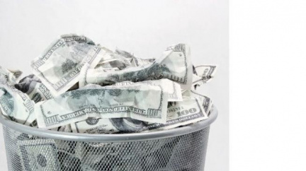 Schodek státního rozpočtu stoupl, mohou za to nižší příjmy