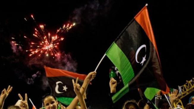 Libyjci oslavují: skončil ramadán i Kaddáfího vláda