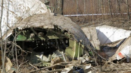 Poláci exhumovali oběť smolenské tragédie. Bojí se, že Rusové při pitvě chybovali