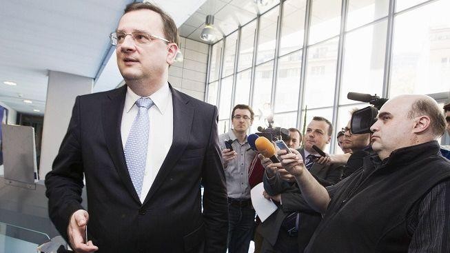 Nečas: Lessyho napadání členů vlády musí skončit