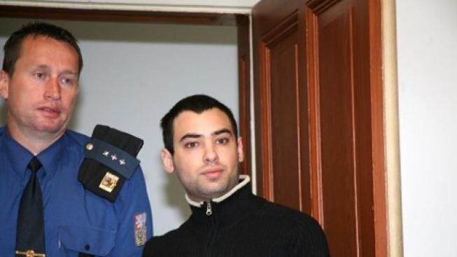 Brutálně ubodal prababičku, aby měl na drogy. Odsedí si 24 let