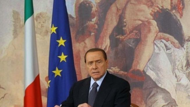 Berlusconi svolal mimořádně vládu, bude řešit balíček krve a slz