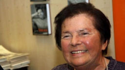 Komunisté změnili pravidla dnešního pohřbu herečky Švorcové