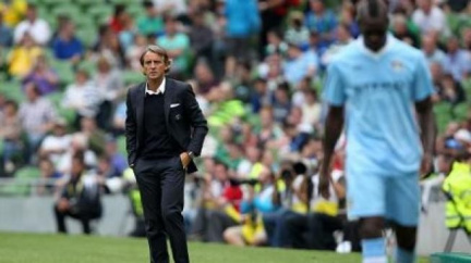 Balotelli mne přivádí k šílenství, tvrdí kouč fotbalového City Mancini