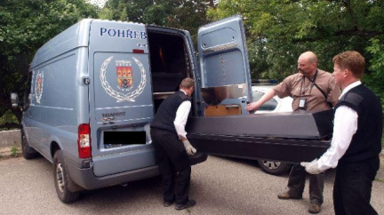 Na pražském Vypichu našli mrtvolu neznámého muže