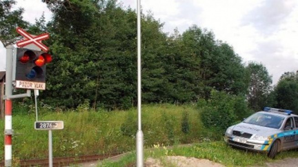 Jihočeský kraj: Zarostlé značky, špatný výhled a nerovnosti na přejezdech