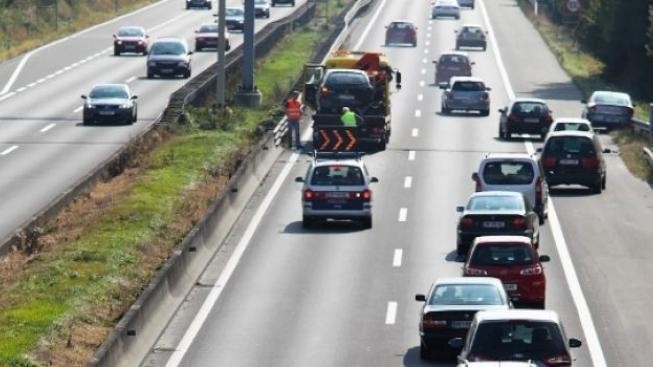 Odjezd na dovolené zaplnil dálnice, smrtelných nehod přibylo