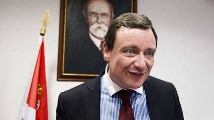 Zítra jde do prodeje Rathova nactiutrhačná kniha napsaná ve vazbě