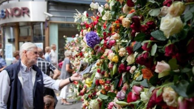 Atentát v Trondheimu zasel smutek, ne však bezpečnostní opatření
