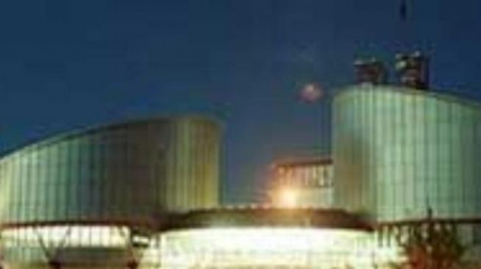 Slovensko  za močení politka odsouzeno ve Štrasburku