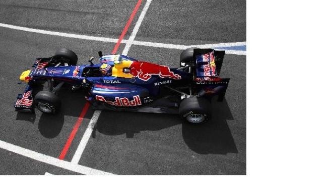 Pole position má opět Webber, Vettel poprvé chybí v první řadě