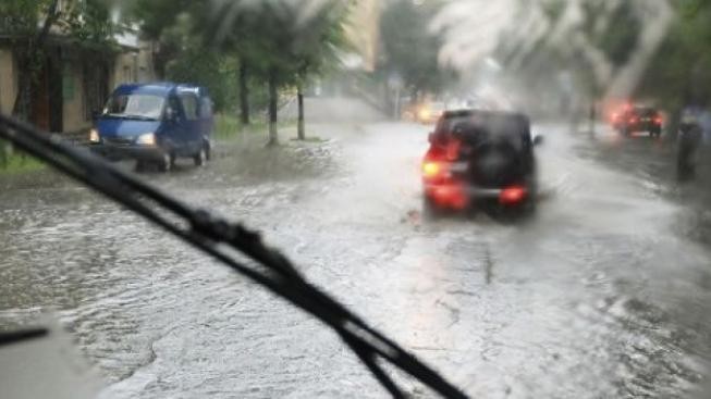 Déšť rozvodnil řeky, na některých místech ČR platí třetí stupeň ohrožení