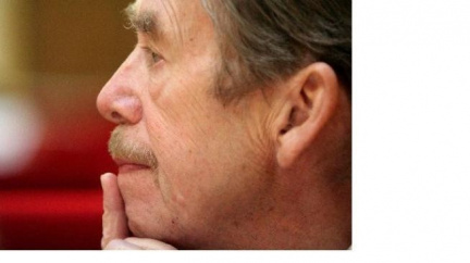 Vyčerpaný marod Havel odjel s týmem lékařů pryč. Nyní nabírá síly na Hrádečku