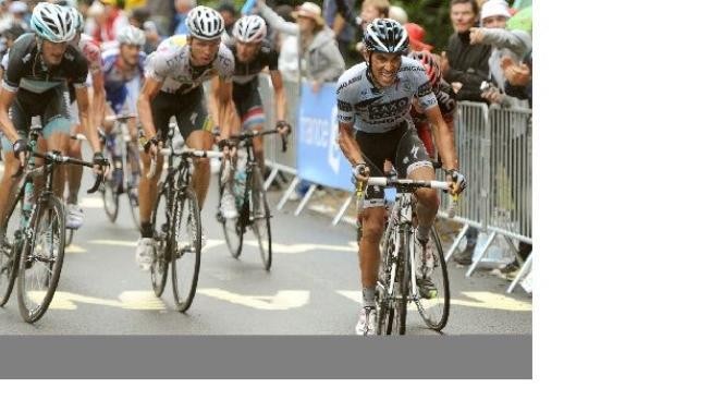 Na trati čtvrteční a páteční etapy Tour de France sněží 