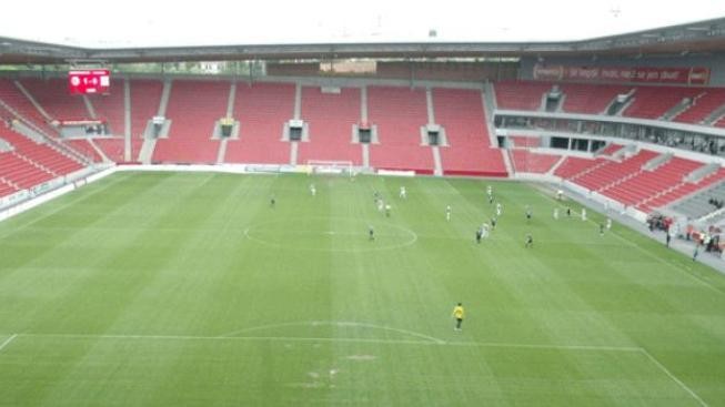 Slavia požádala o prominutí zbytku trestu za řádění fanoušků