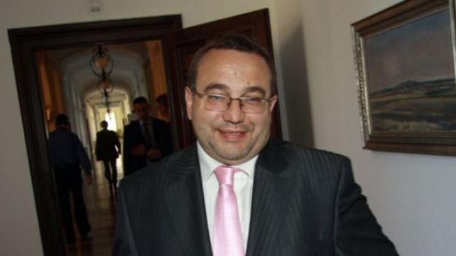 Politiku považujeme za svinstvo. I proto plodí cyniky typu Josefa Dobeše