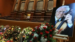 Na Vyšehradě začalo poslední rozloučení s Josefem Sukem 