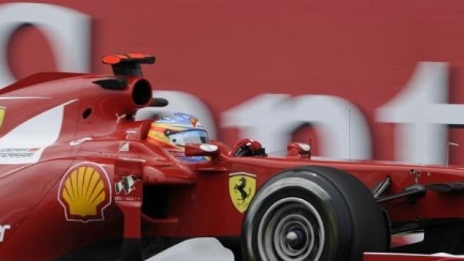 Bojovník Alonso v Silverstone dominoval, lídr Vettel dojel druhý 