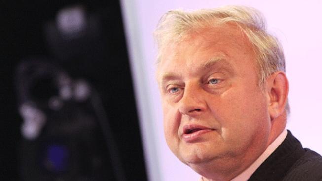 Komunisté ve při. Co jsi Ransdorfe dělal na tajemném uskupení Bilderberg