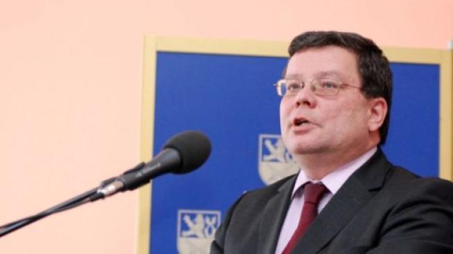 Vláda může padnout, překvapil Vondra
