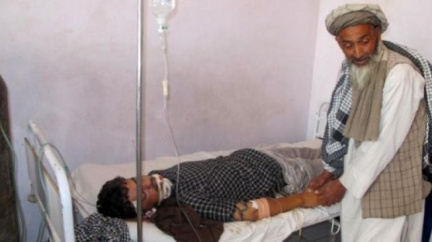 Při výbuchu bomby zahynuly dvě desítky lidí, násilí v Afghánistánu roste