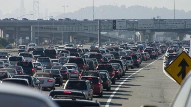 Stěhování národů: Evropské dálnice zaplaví lavina aut, obrňte se trpělivostí 