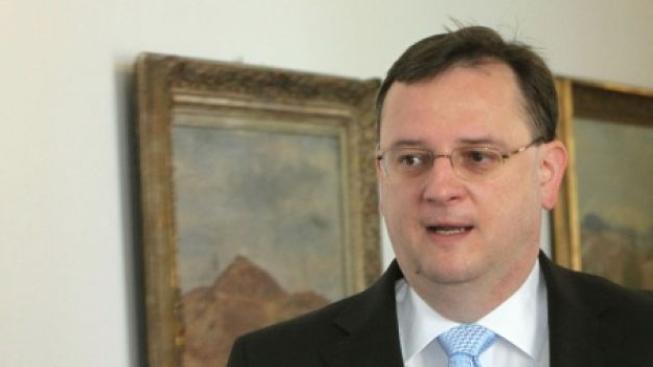 Vláda selhává kvůli Nečasovi. Stojí na místě a je arogantní