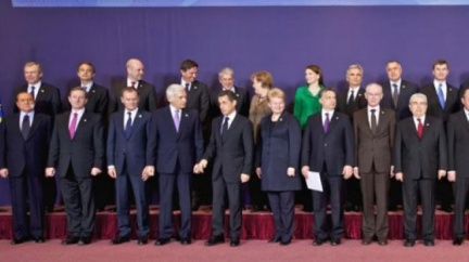 Evropa by neměla zavrhovat přímé zásahy do řecké ekonomiky, tvrdí Juncker