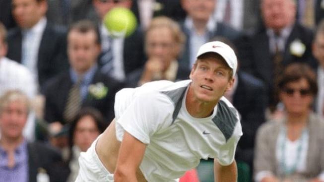 Ve Wimbledonu se dnes představí všichni tři zbylí čeští tenisté