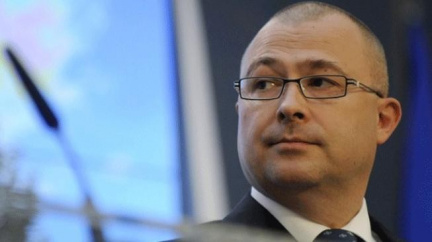 Barták, podezřelý z korupce, pracuje pro miliardáře Chrenka