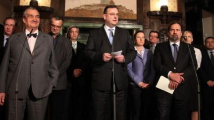 Lídři koalice se prý shodli na dodatku koaliční smlouvy, hotov ale není